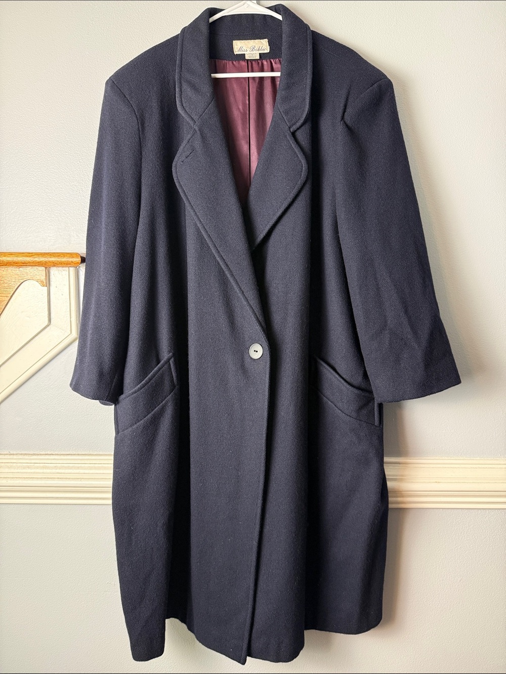 Vintage Women's Single-Button Navy Wool Pea Coat. 100% wool